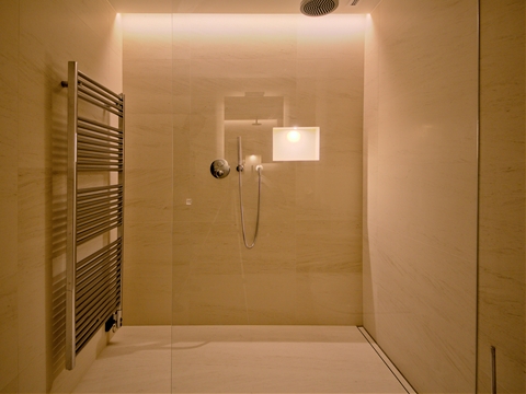 Dusche Lichtnische